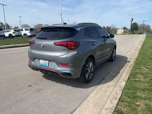 Used 2022 Buick Encore GX Select w/ Sport Touring Package FWD image 3