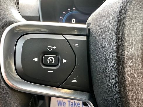 Used 2025 Volvo XC40 B5 Core image 21