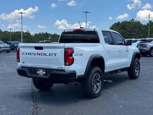 Used 2023 Chevrolet Colorado ZR2 w/ ZR2 Convenience Package III AWD/4WD image 3