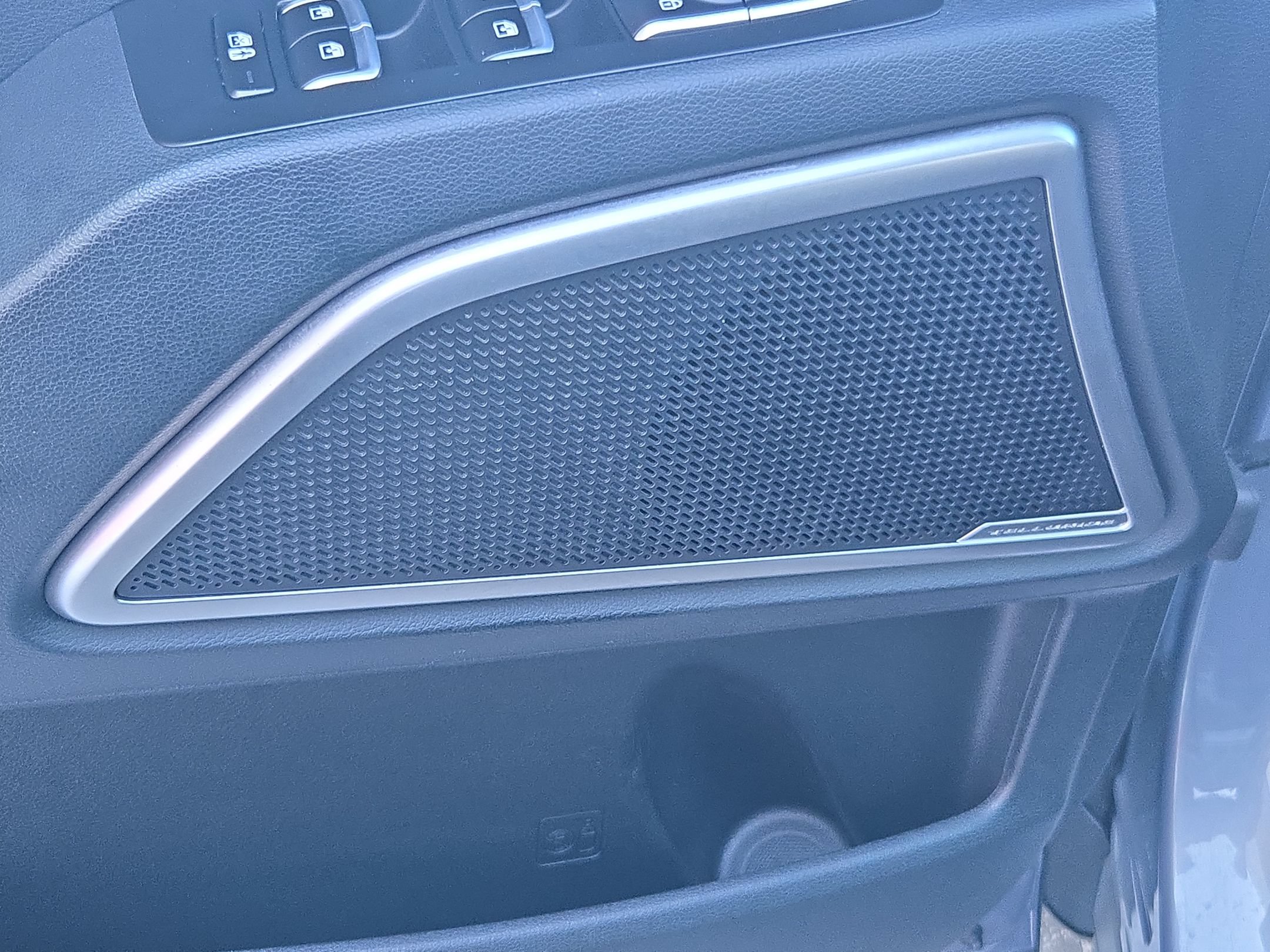 Used 2025 Kia Telluride S FWD image 22