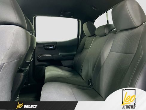 Used 2018 Toyota Tacoma TRD Off-Road image 24