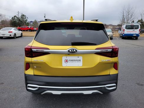 Used 2021 Kia Seltos SX w/ SX Sunroof Package image 4