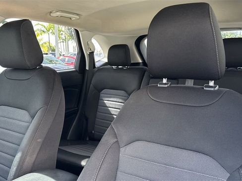 Used 2020 Ford Edge SE image 43