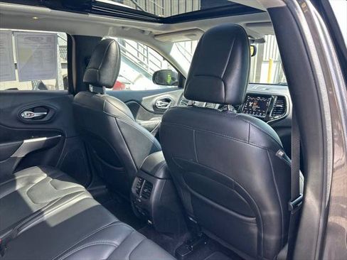 Certified 2019 Jeep Cherokee Limited AWD/4WD image 37