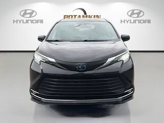 Used 2021 Toyota Sienna XLE FWD video 2