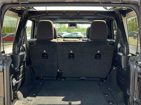 Used 2020 Jeep Wrangler Unlimited Sahara w/ Safety Group image 37