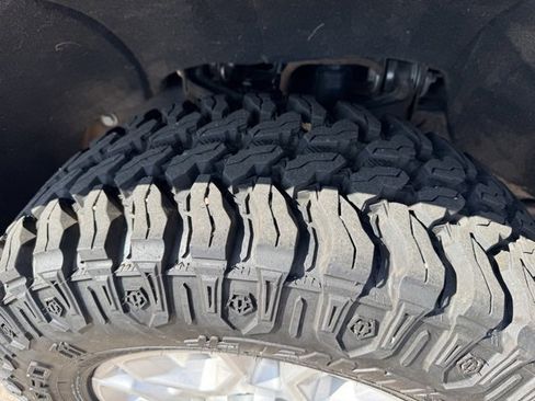 Used 2022 Chevrolet Silverado 3500 LT w/ Convenience Package image 13