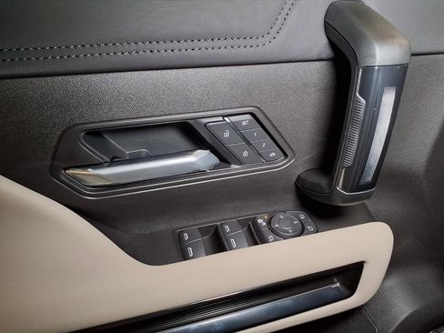 Used 2026 GMC Hummer EV SUV image 16