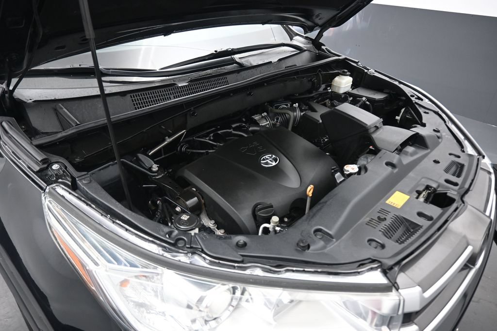 Used 2019 Toyota Highlander Plus AWD/4WD image 56