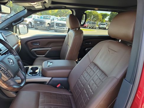 Used 2020 Nissan Titan Platinum Reserve w/ Moonroof Package image 11