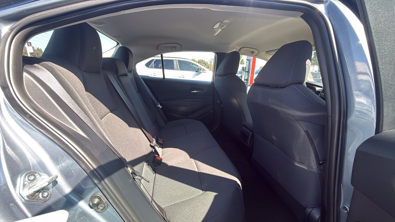 Used 2021 Toyota Corolla LE w/ Carpet Mat Package (TMS) FWD image 4