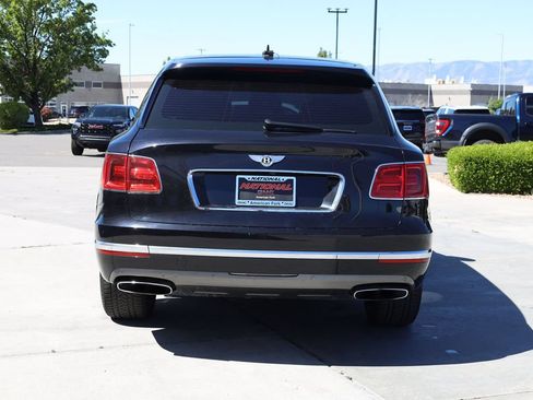Used 2017 Bentley Bentayga AWD/4WD image 5
