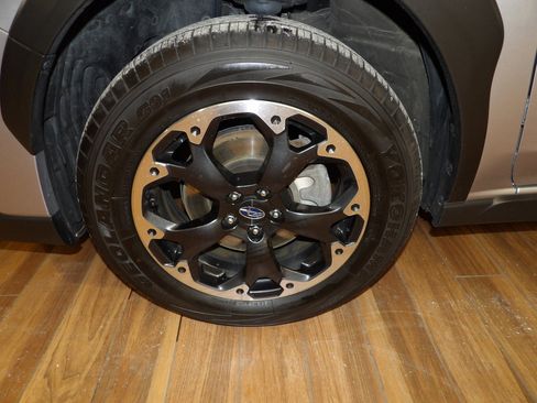 Used 2023 Subaru Crosstrek 2.0i Premium image 10