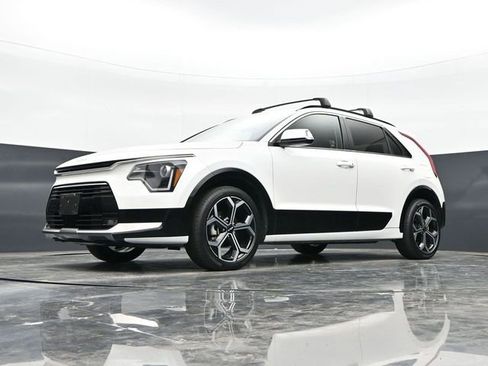 Used 2023 Kia Niro EX Touring FWD image 37
