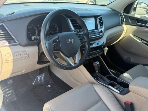 Used 2016 Hyundai Tucson Limited w/ Option Group 03 FWD image 12
