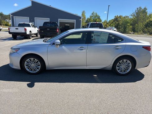 Used 2013 Lexus ES 350 w/ Luxury Pkg FWD image 2