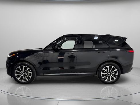 Used 2023 Land Rover Range Rover Sport SE image 2