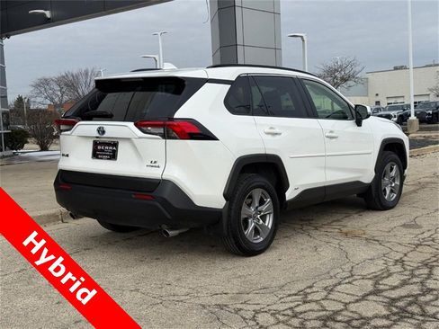 Used 2022 Toyota RAV4 LE image 3