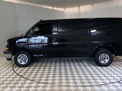 Used 2023 GMC Savana 2500 w/ Driver Convenience Package image 5