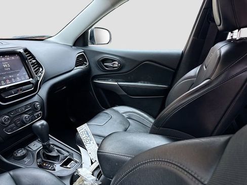 Used 2020 Jeep Cherokee Limited image 22