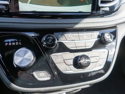 New 2026 Chrysler Pacifica Select image 23