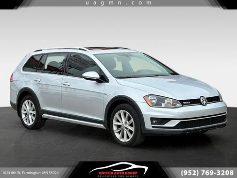 Used 2017 Volkswagen Golf Alltrack SE AWD/4WD image 1