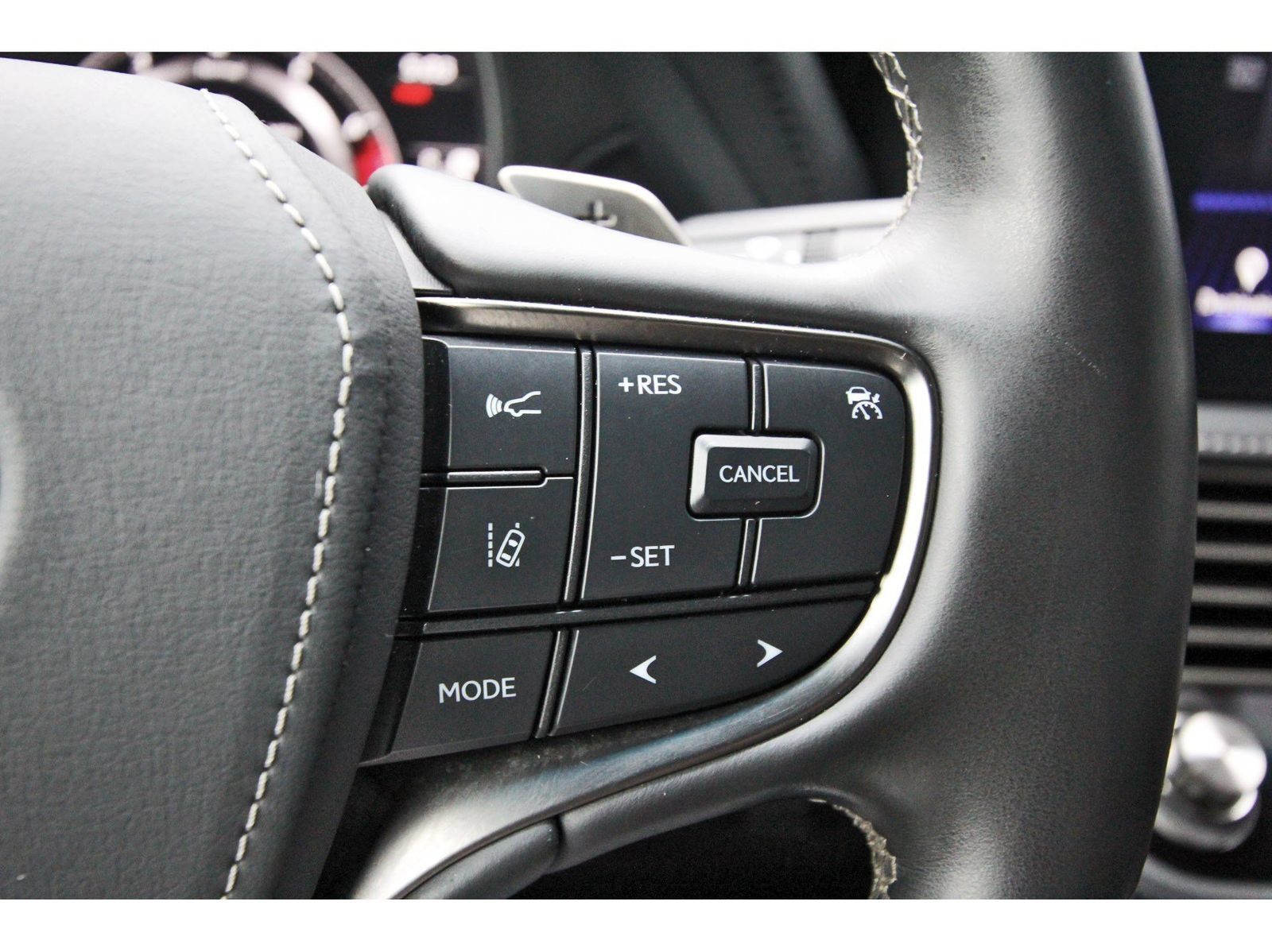 Used 2021 Lexus LS 500 w/ Interior Upgrade Package RWD image 18