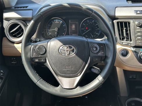 Used 2018 Toyota RAV4 XLE image 38
