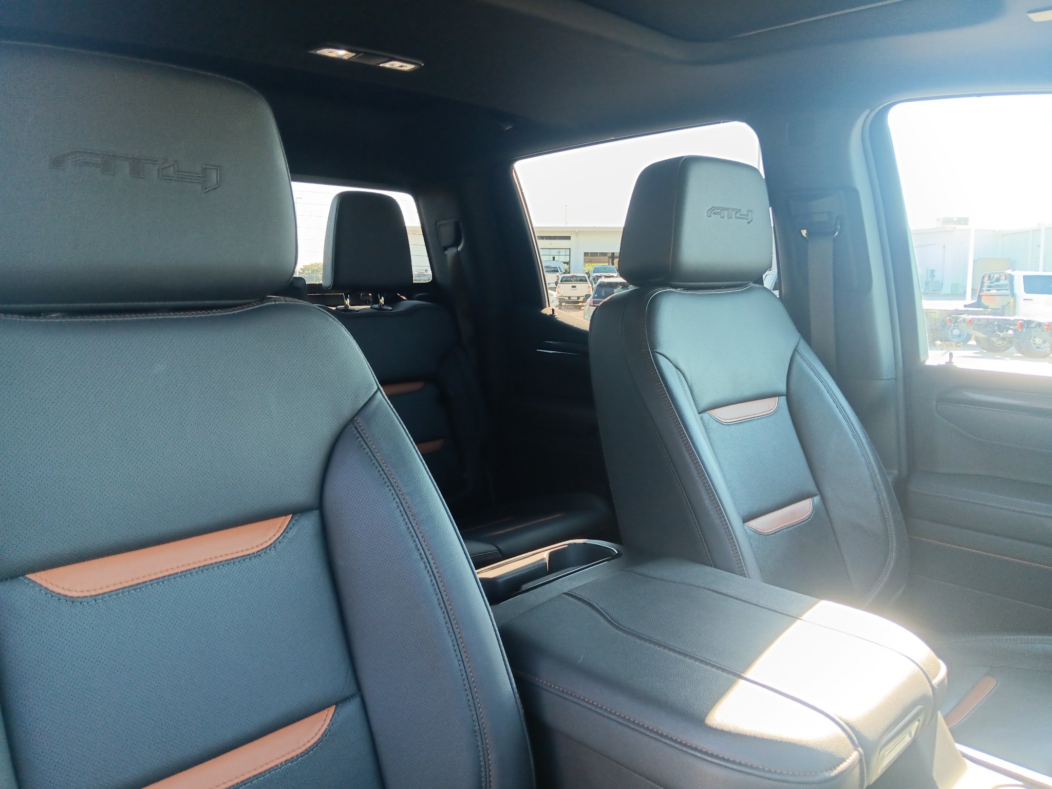 Used 2025 GMC Sierra 1500 AT4 w/ AT4 Premium Package AWD/4WD image 24