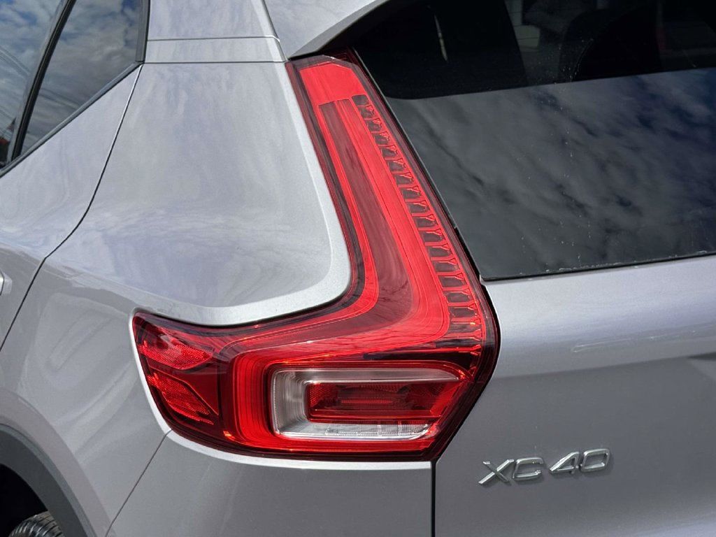 Used 2026 Volvo XC40 B5 Plus w/ Protection Package Premier AWD/4WD image 8