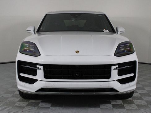 New 2026 Porsche Cayenne GTS image 10