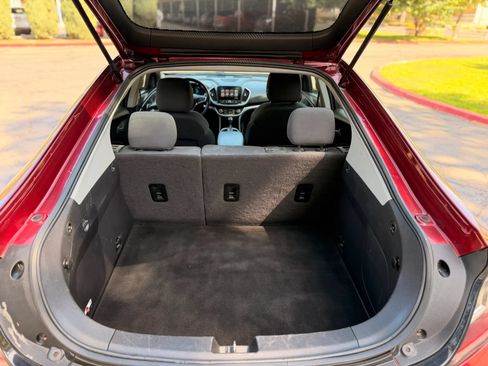 Used 2017 Chevrolet Volt LT w/ Comfort Package FWD image 10