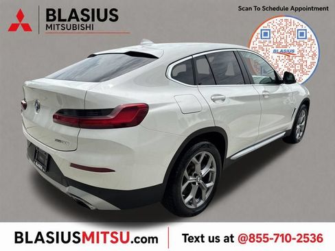 Used 2025 BMW X4 xDrive30i AWD/4WD image 9