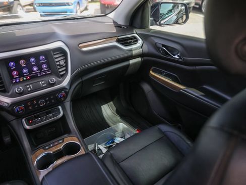 Used 2022 GMC Acadia SLE w/ Driver Convenience Package FWD image 30