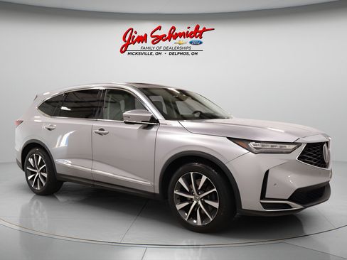 Used 2025 Acura MDX SH-AWD w/ Technology Package image 2