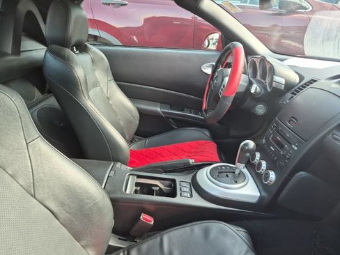 Used 2006 Nissan 350Z Touring RWD image 5