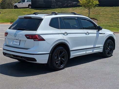 Used 2024 Volkswagen Tiguan SE R-Line image 4