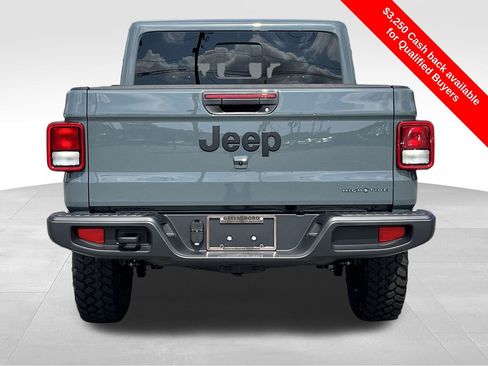 New 2025 Jeep Gladiator Sport image 28