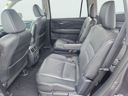 Certified 2019 Honda Pilot Touring image 37