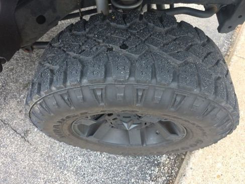 Used 2016 Jeep Wrangler Unlimited Rubicon w/ Connectivity Group AWD/4WD image 9
