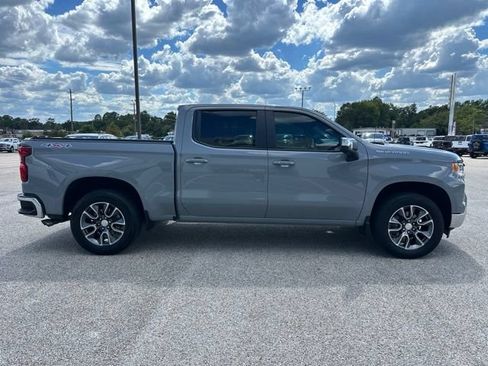 Used 2024 Chevrolet Silverado 1500 LT w/ Safety Package AWD/4WD image 5