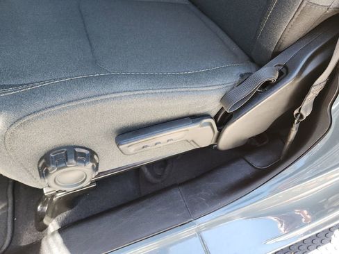 Used 2025 Jeep Wrangler Unlimited Sahara image 19