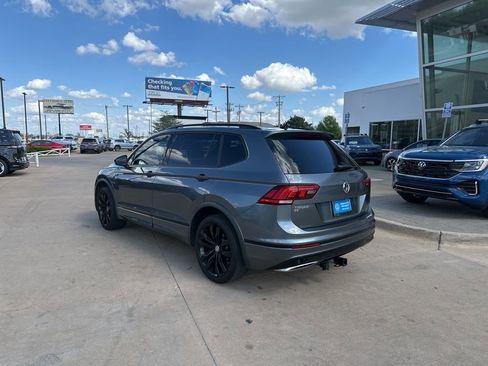 Used 2021 Volkswagen Tiguan SE image 8