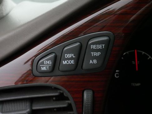 Used 2003 Cadillac De Ville DHS w/ Safety & Security Package image 28