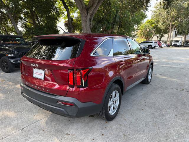 Used 2022 Kia Sorento LX FWD image 7