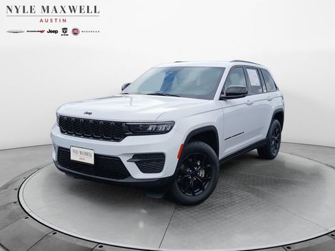 Used 2024 Jeep Grand Cherokee Altitude AWD/4WD image 1