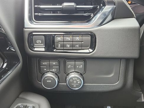 New 2026 GMC Yukon XL Elevation image 17