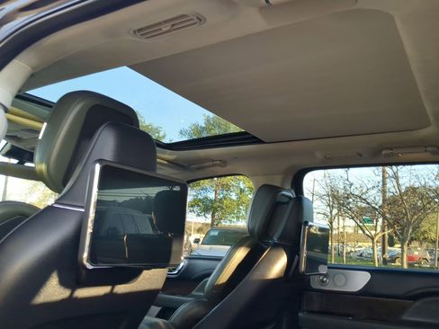 Used 2022 Lincoln Navigator L Black Label image 21