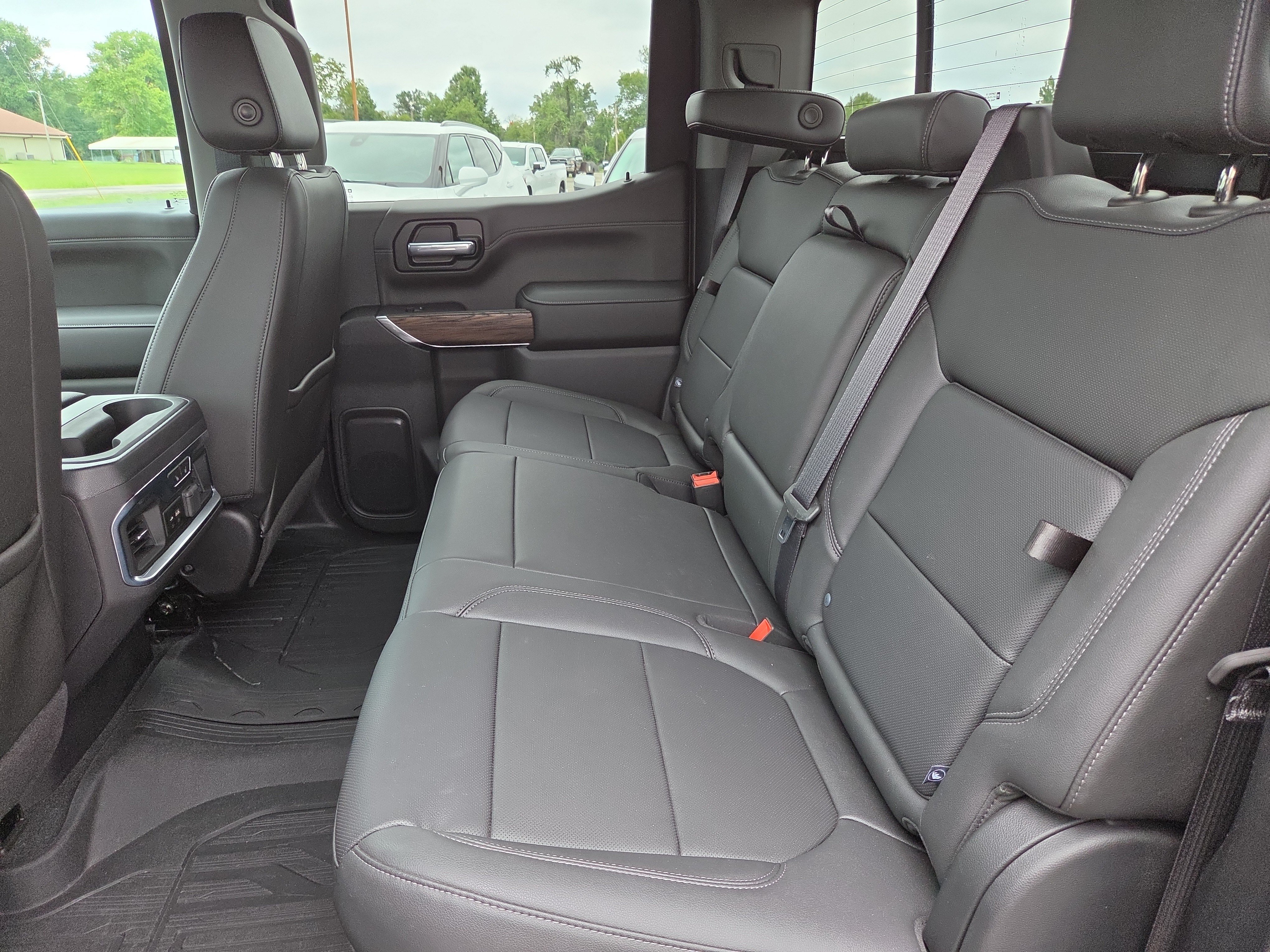 Used 2021 GMC Sierra 1500 SLT w/ SLT Premium Plus Package AWD/4WD image 6