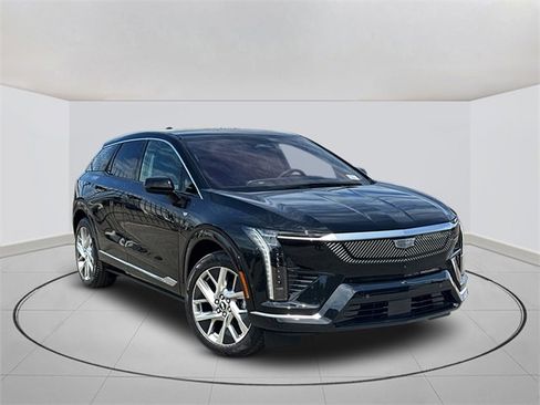 New 2025 Cadillac Optiq Luxury 1 image 1